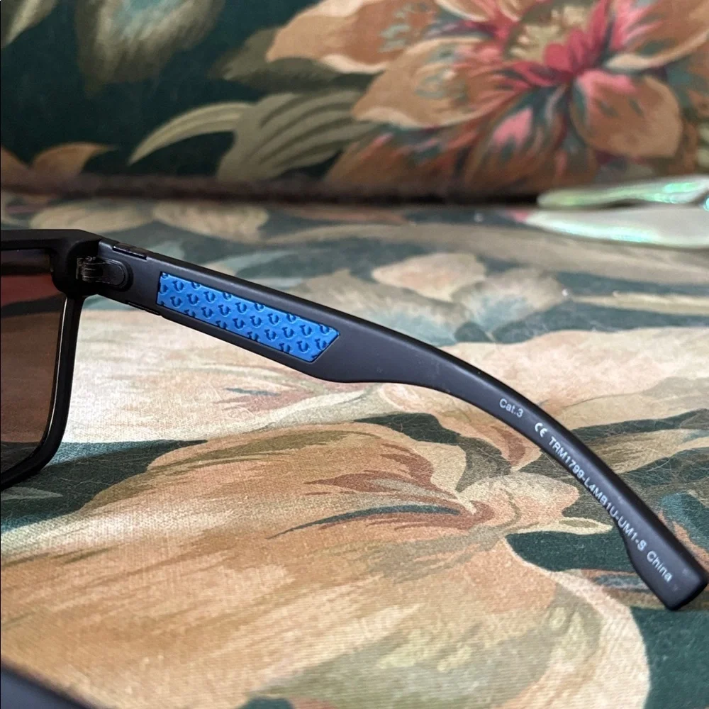 Brand New True Religion Mirrored Lens Black Frame Shield Aviator Sunglasses